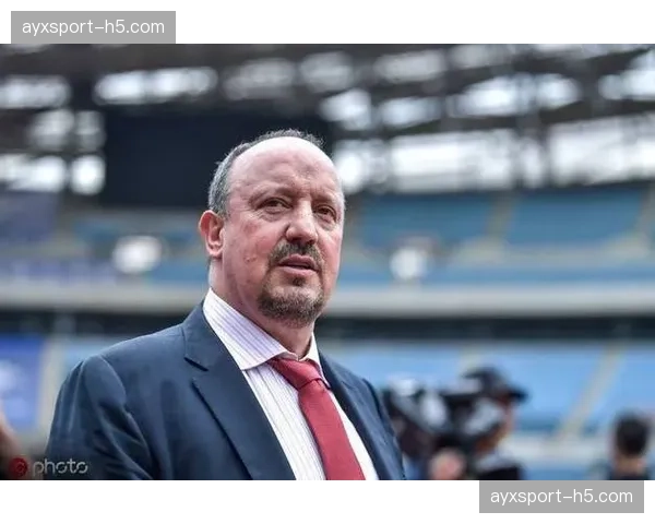 法国足球教练协会举办研讨会，主题为“低位防守体系中的球员协同与纪律性培养”