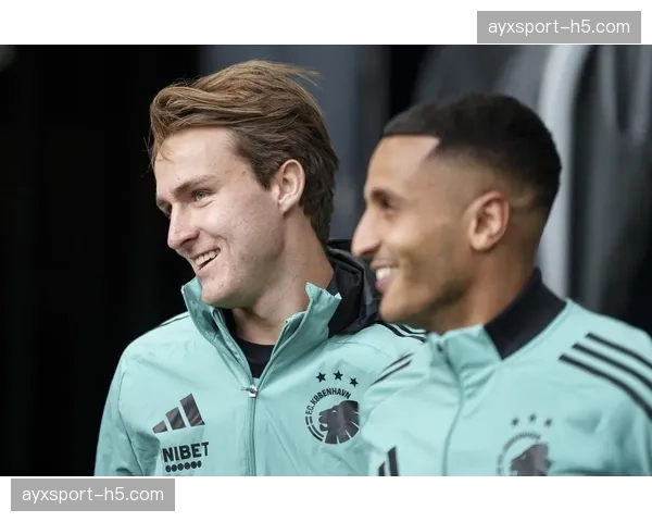 哈维-西蒙斯确认因伤缺席对阵多特蒙德的关键战