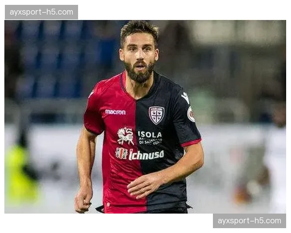 突发：卡利亚里前锋因心脏不适被换下，送医检查后已无大碍